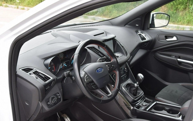 Ford Kuga cena 66899 przebieg: 97000, rok produkcji 2017 z Pieńsk małe 631